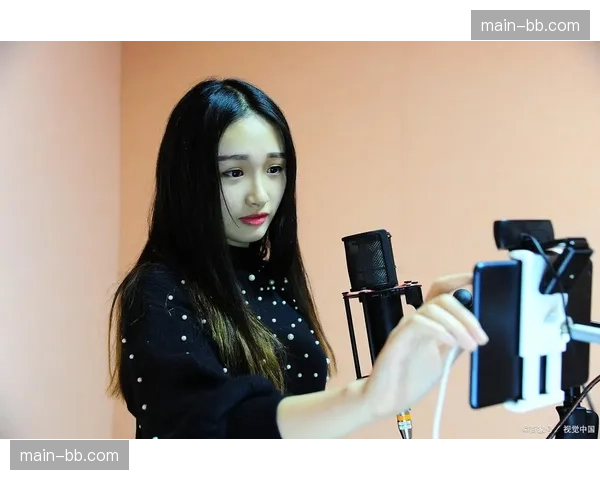 赛事直播与即时社交深度耦合 内容分发逻辑多级跳转